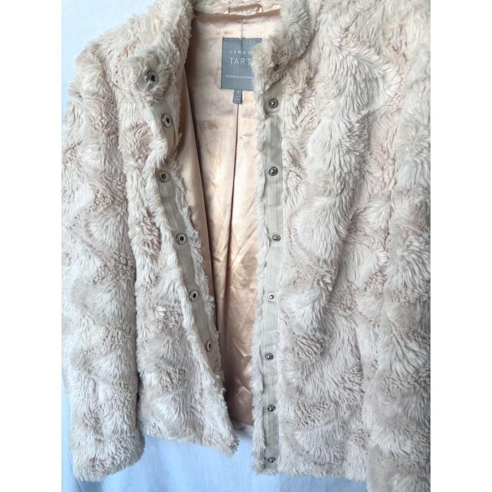 Lemon Tart Sabina Faux Fur Jacket Blush Beige Chevron Swirl Snap Front Small - Picture 2 of 9